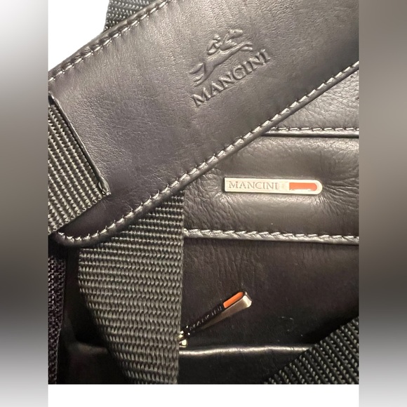 🍎MANCINI Colombian Messenger Bag 🌿 - Picture 3 of 12